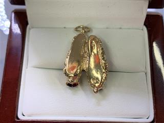 14K YELLOW GOLD BALLET SLIPPERS WITH GARNETS